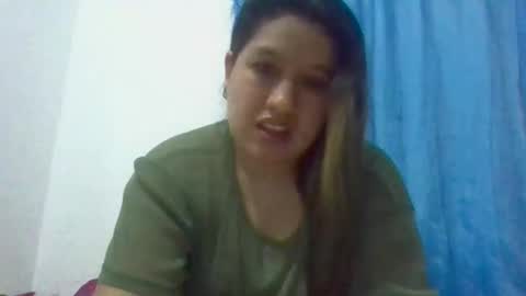 Snapshot of alahia_fox chatting on November 2, 2025, 1:52 am alahia online show from November 2, 2025, 1:52 am