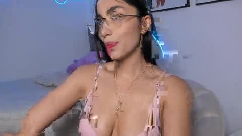 Alaia Alegria online show from April 5, 2026, 10:40 pm