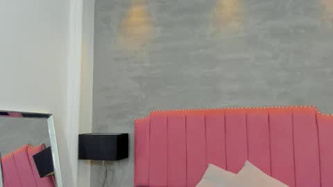 alaia_colins online show from November 20, 2025, 2:34 am