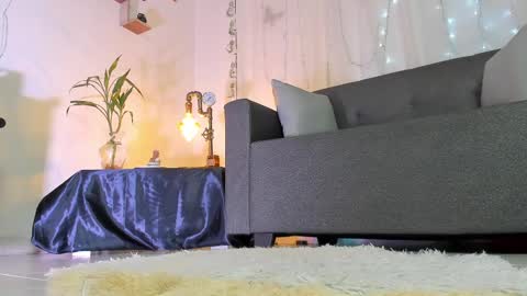 Alaia online show from February 20, 2025, 10:26 pm