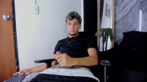 alan__smith online show from November 26, 2025, 8:43 pm