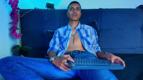Snapshot of alan_colthon chatting on May 16, 2026, 10:36 am alan_colthon online show from May 16, 2026, 10:36 am