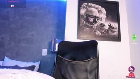 alan_morrys online show from December 15, 2024, 3:56 am