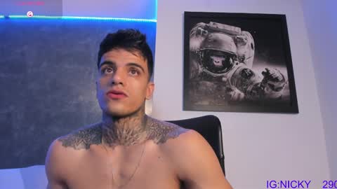 alan_morrys online show from February 4, 2025, 4:48 am