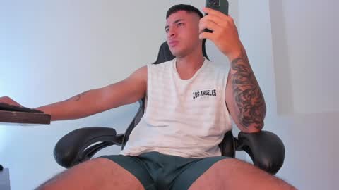 Snapshot of alan_muscle chatting on February 7, 2025, 7:06 pm Alan online show from February 7, 2025, 7:06 pm