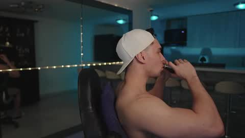 Snapshot of alan_vidal chatting on April 14, 2026, 4:18 am Alan Vidal online show from April 14, 2026, 4:18 am