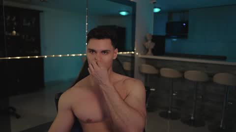 Snapshot of alan_vidal chatting on April 15, 2026, 5:25 am Alan Vidal online show from April 15, 2026, 5:25 am