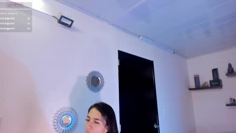 Maeve  online show from December 13, 2024, 2:38 pm