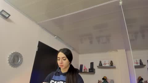 Maeve  online show from January 22, 2025, 11:01 am