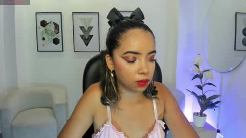 alana  online show from April 10, 2026, 7:51 pm