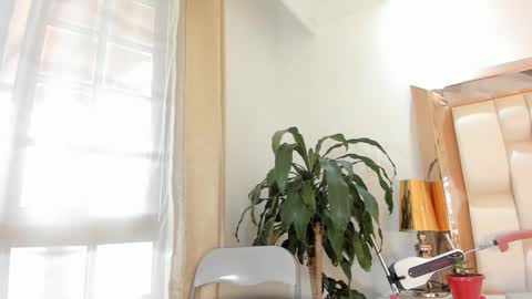 Snapshot of alana_then2 chatting on March 5, 2025, 9:15 pm online show from March 5, 2025, 9:15 pm