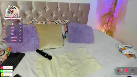 alana_vega69 online show from December 18, 2025, 2:12 pm