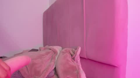 Snapshot of alanasnow__ chatting on February 24, 2026, 1:58 am Alana online show from February 24, 2026, 1:58 am