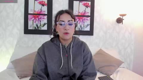 Snapshot of alanawhitte chatting on December 22, 2025, 11:51 am Alana Whitte online show from December 22, 2025, 11:51 am