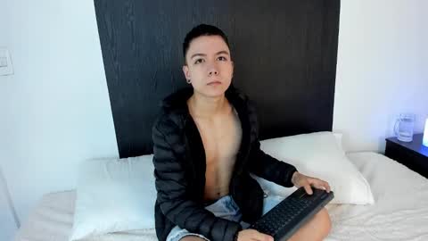 alanblack1 online show from January 28, 2025, 12:22 pm