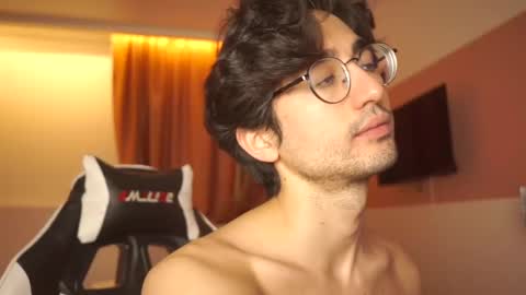 idenavarre online show from February 2, 2025, 11:11 pm