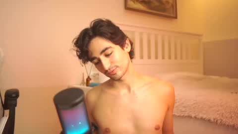 idenavarre online show from February 3, 2025, 11:15 pm