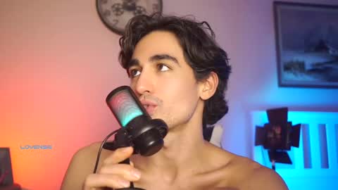 idenavarre online show from March 1, 2025, 1:53 am