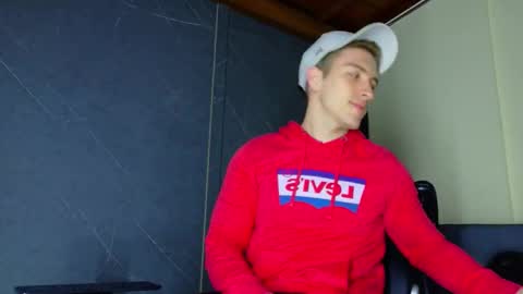 Snapshot of alanferrer chatting on March 18, 2026, 10:07 am Alan Ferrer online show from March 18, 2026, 10:07 am