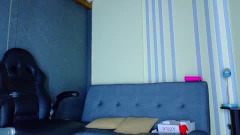 Snapshot of alanferrer chatting on April 2, 2026, 10:24 am Alan Ferrer online show from April 2, 2026, 10:24 am