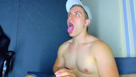 Snapshot of alanferrer chatting on April 4, 2026, 10:24 am Alan Ferrer online show from April 4, 2026, 10:24 am