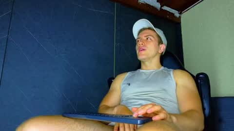 Snapshot of alanferrer chatting on April 13, 2026, 10:10 am Alan Ferrer online show from April 13, 2026, 10:10 am