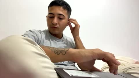 alanj998 online show from October 19, 2025, 12:22 am