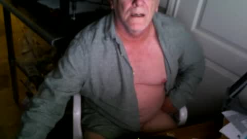 Snapshot of alanlee10allen chatting on December 17, 2025, 3:56 am Alanlee10allen online show from December 17, 2025, 3:56 am