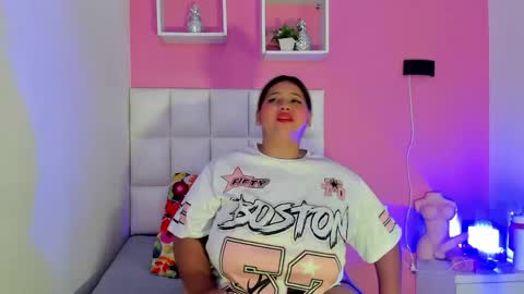 Snapshot of alanna_hot3 chatting on May 21, 2026, 7:43 pm Ana online show from May 21, 2026, 7:43 pm
