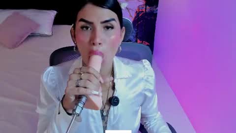 Alana online show from June 26, 2026, 6:56 pm