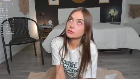 Alanna Cute Russell online show from November 6, 2025, 7:59 pm