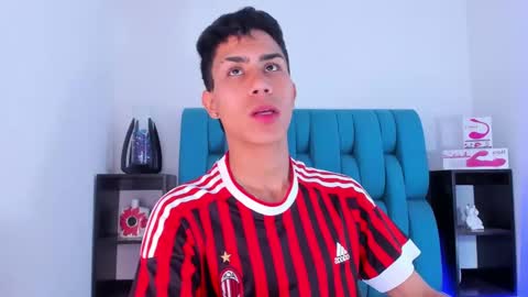 Snapshot of alannaughty_ chatting on January 15, 2025, 3:33 am alannaughty_ online show from January 15, 2025, 3:33 am