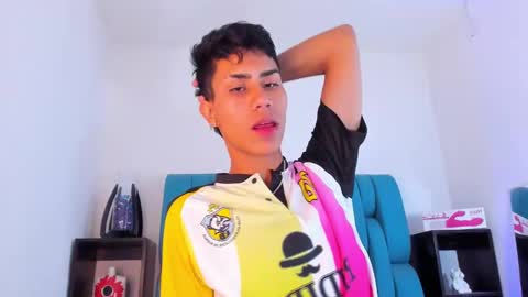 Snapshot of alannaughty_ chatting on January 15, 2025, 9:56 am alannaughty_ online show from January 15, 2025, 9:56 am