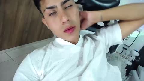 Snapshot of alannaughty_ chatting on October 29, 2025, 3:31 am alannaughty_ online show from October 29, 2025, 3:31 am