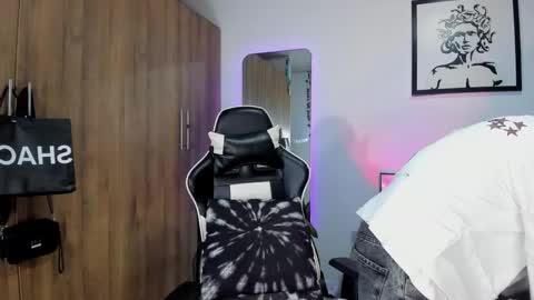 alannaughty_ online show from February 1, 2026, 2:21 am