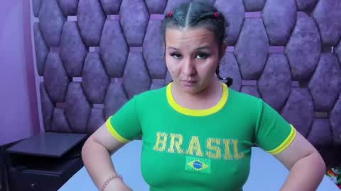 AlaSmith  online show from November 12, 2025, 2:34 am