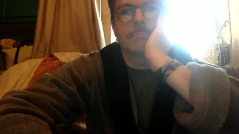 albandant online show from February 18, 2025, 8:27 am