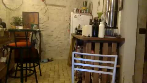 albandant online show from September 12, 2025, 8:53 pm