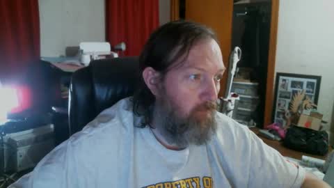 Snapshot of alberik2316 chatting on February 14, 2026, 4:15 pm Alberik online show from February 14, 2026, 4:15 pm