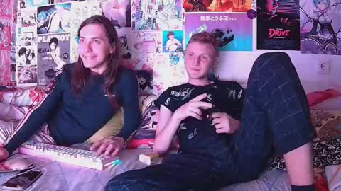 Snapshot of albertpainhate chatting on October 19, 2025, 8:20 pm Albert You can ------------ support me at  online show from October 19, 2025, 8:20 pm