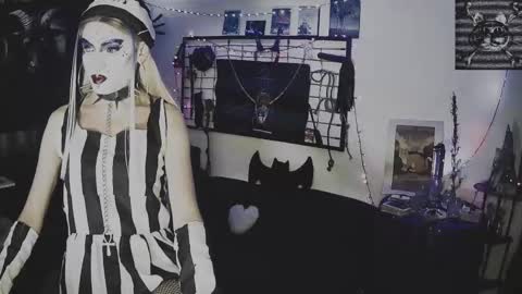 Mistic witch online show from October 15, 2025, 9:37 pm