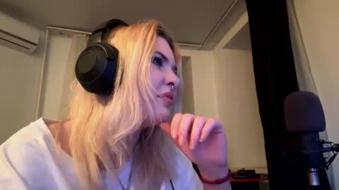 Snapshot of aldabadgero chatting on November 23, 2025, 5:02 pm Sofia online show from November 23, 2025, 5:02 pm