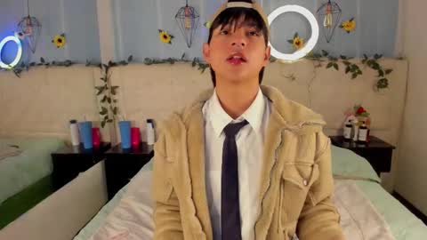 ale_aurarashi online show from November 22, 2025, 4:33 am