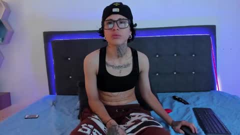 ale_cruzz online show from February 28, 2026, 6:20 pm