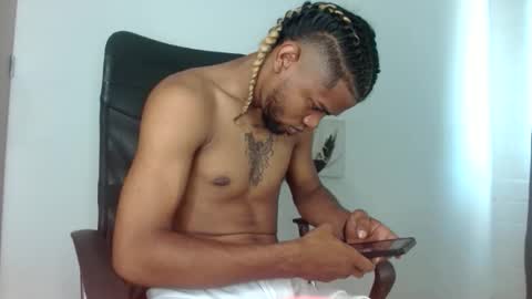 Snapshot of ale_squirt333 chatting on February 13, 2026, 2:24 pm ale_squirt333 online show from February 13, 2026, 2:24 pm