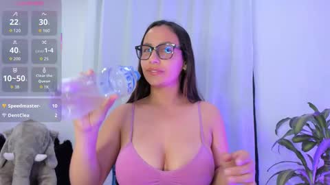 Snapshot of aleaa_ chatting on October 19, 2025, 12:44 am aleaa online show from October 19, 2025, 12:44 am