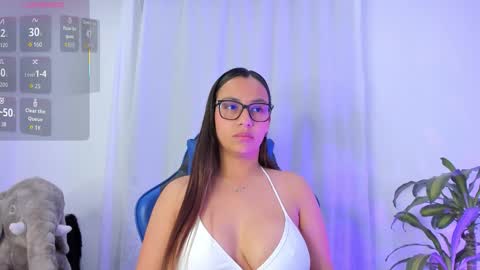 Snapshot of aleaa_ chatting on October 19, 2025, 11:27 pm aleaa online show from October 19, 2025, 11:27 pm