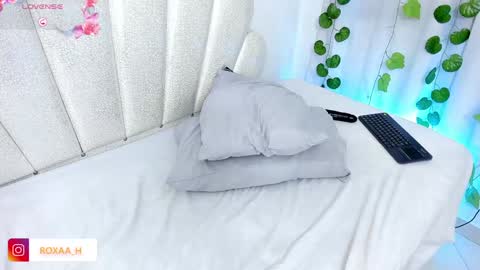 Roxana online show from February 6, 2025, 8:07 am