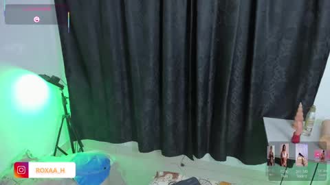 Roxana online show from October 3, 2025, 4:31 am