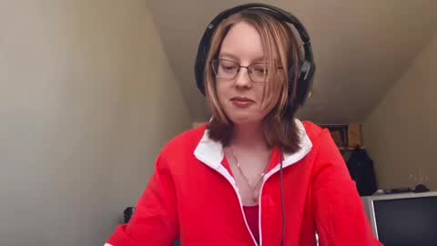 Snapshot of aleishaotinger chatting on May 18, 2026, 12:22 pm Ale online show from May 18, 2026, 12:22 pm
